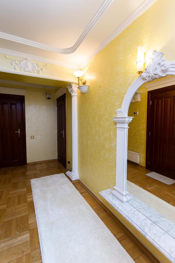 Апартаменты Центр. Вулиця Липова. 3 Кімнати Тернополь Экстерьер фото